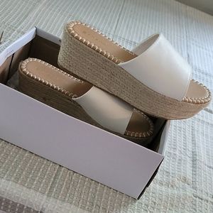 Bamboo brand, boutique shoes.